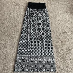 Black and white maxi skirt